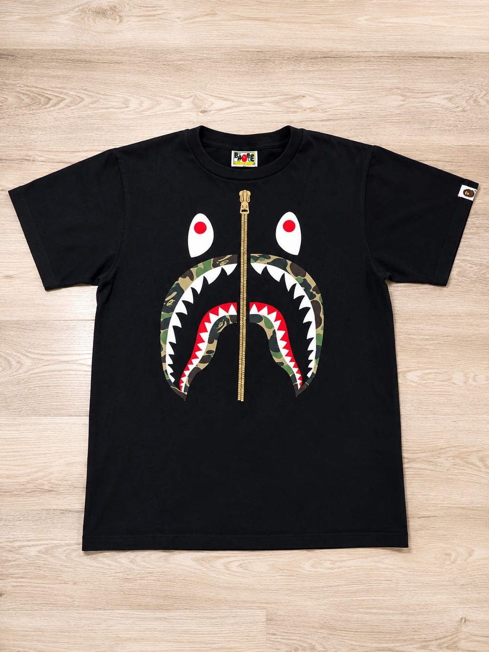 BAPE A Bathing Ape Camo Shark Jaw T-Shirt Mens Size Small